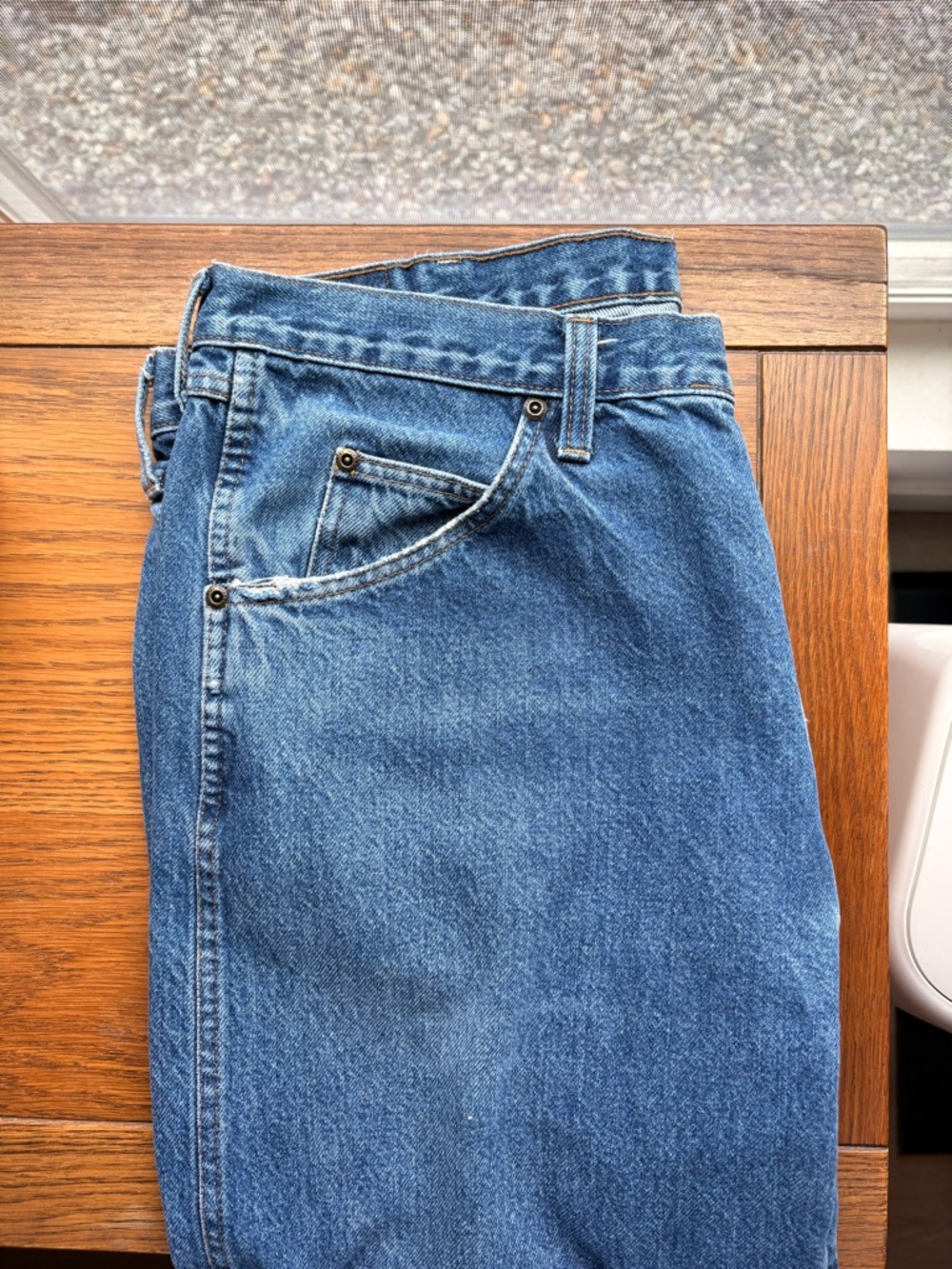 Wrangler Men's Classic Blue Relaxed Fit Jeans - Picture 7 of 7